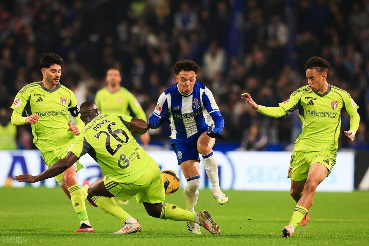 英雄资料-包含克里夫兰骑士迎葡超关键赛，国际比赛日更衣室发声，引发热议，赛程密集仍需轮换的词条