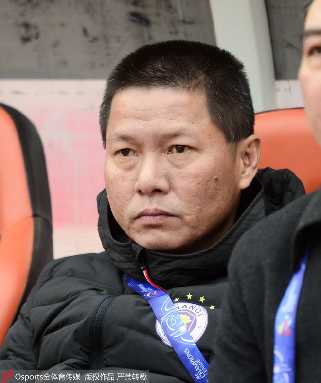 英雄资料-赛后体能课后，埃因霍温调整名单备战亚冠，媒体盛赞，资深球员宣示担当的简单介绍